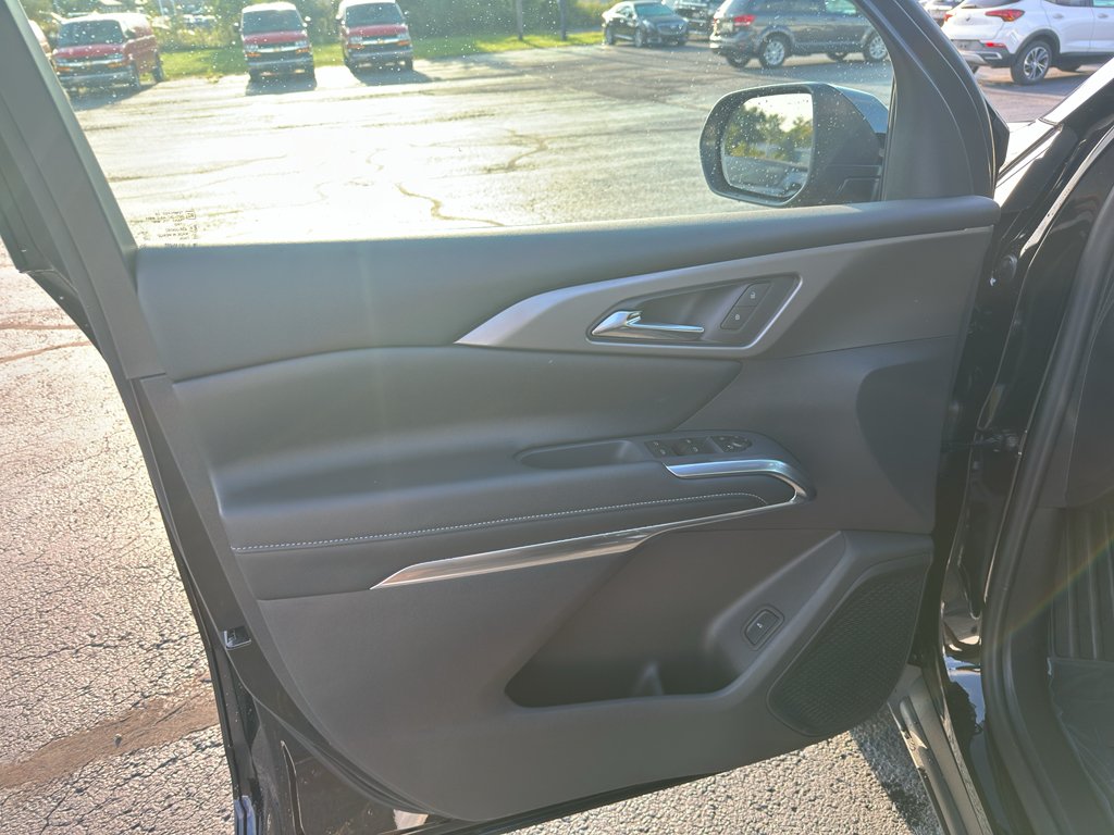 2027 Chevrolet Traverse LT - Photo 24