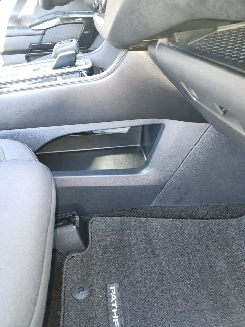 2025 Nissan Pathfinder SV - Photo 48