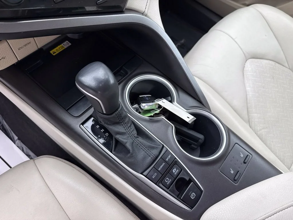 Used 2022 Black Toyota XLE image 20