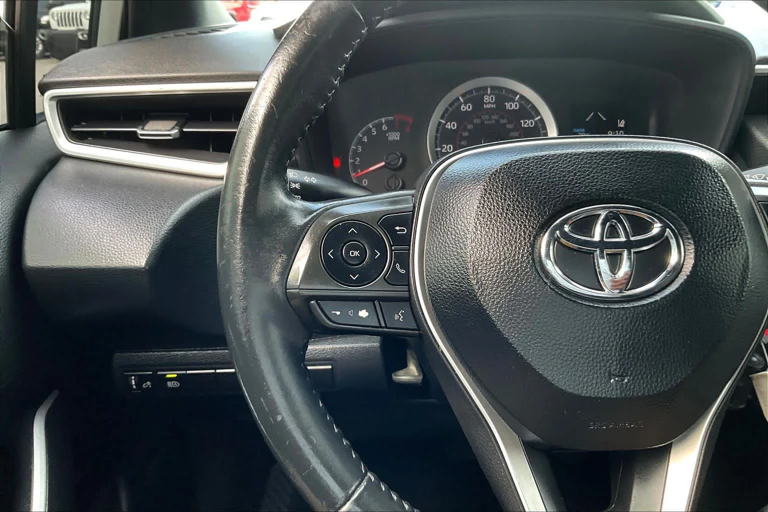 Used 2020 Classic Silver Metallic Toyota SE image 23