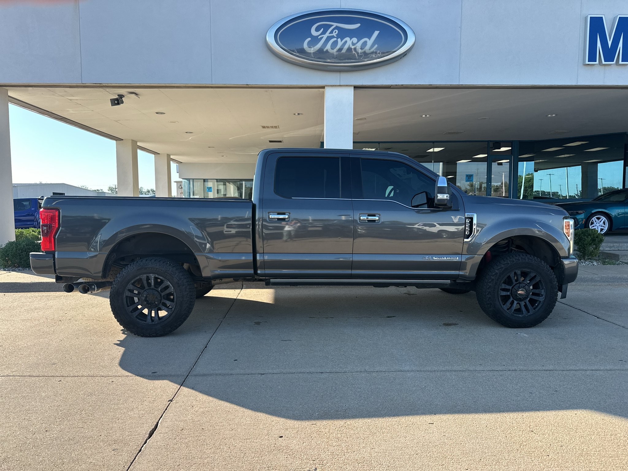 Used 2017 Magnetic Metallic Ford Platinum image 10