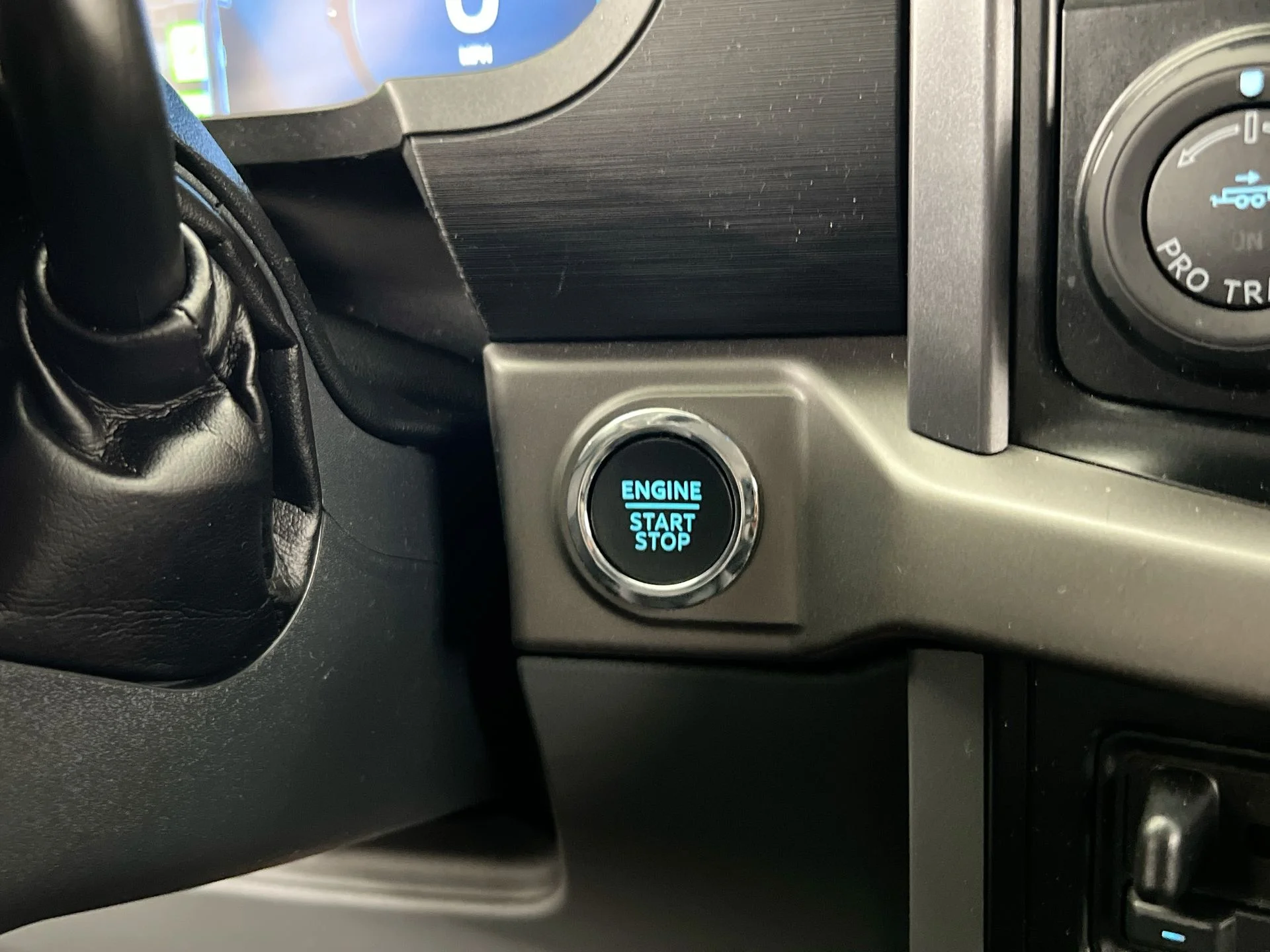 Used 2024 Blue Ford XLT image 36