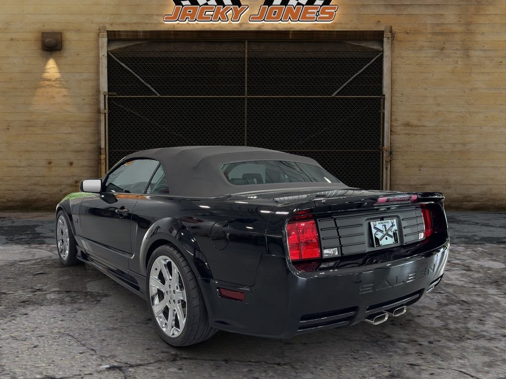 Used 2006 Black Clearcoat Ford GT Premium image 7