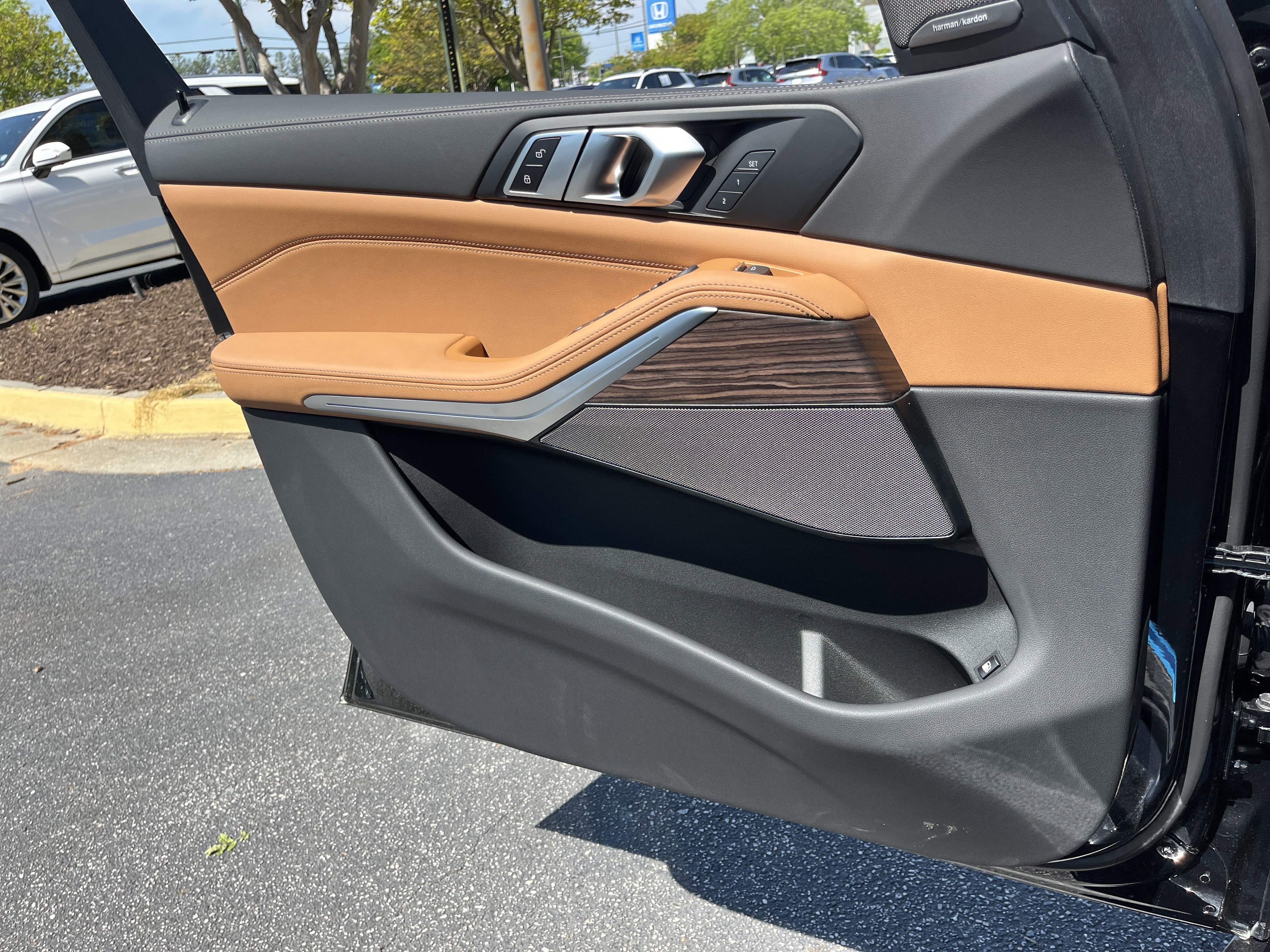 New 2026 Black Sapphire Metallic BMW xDrive50e image 14