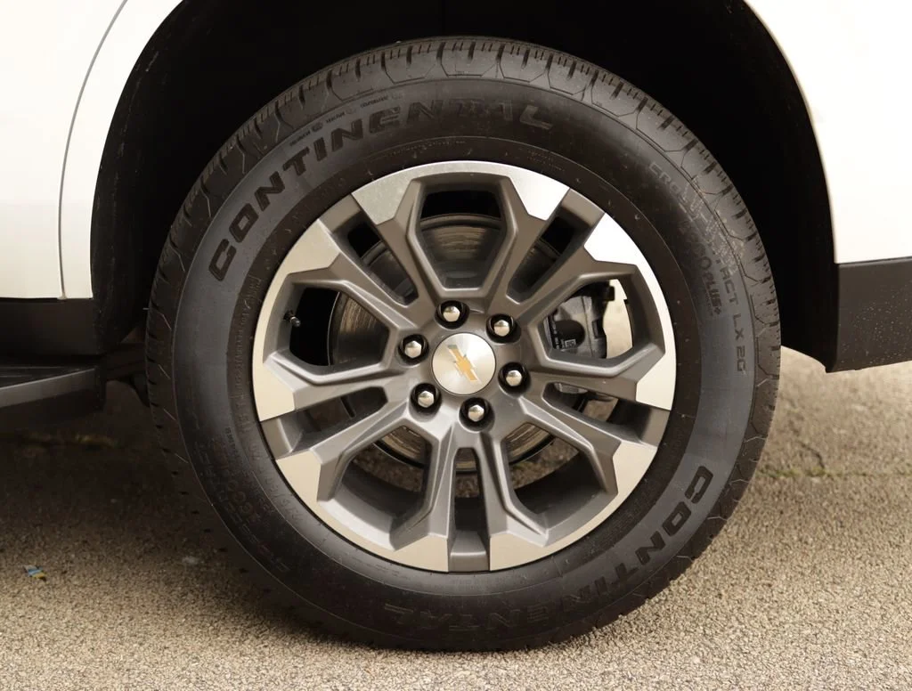 New 2026 Summit White Chevrolet LT image 42