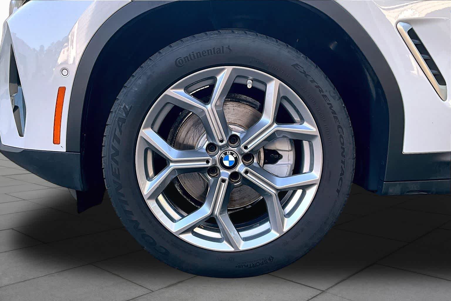 Used 2023 Mineral White Metallic BMW xDrive30i image 11