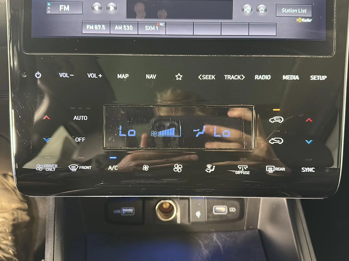 Used 2022 Amazon Gray Hyundai Limited image 23