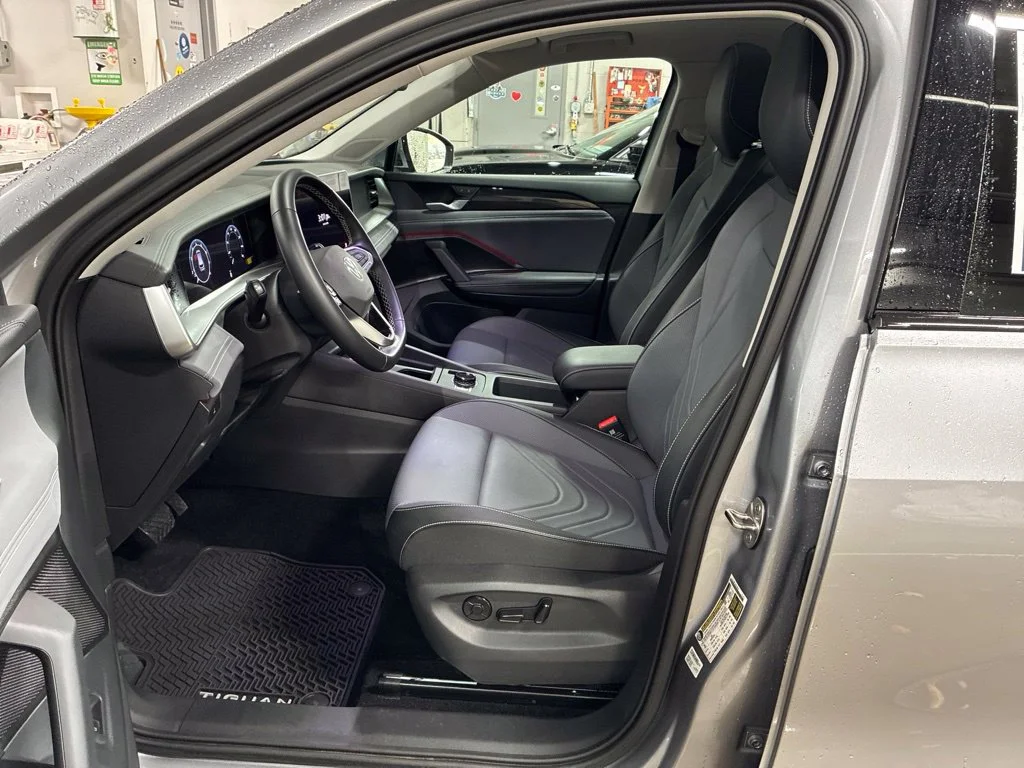 Used 2026 Silver Volkswagen SE image 11