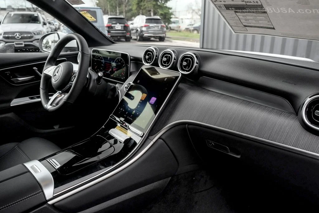 New 2026 Polar White Mercedes-Benz GLC 300 image 20
