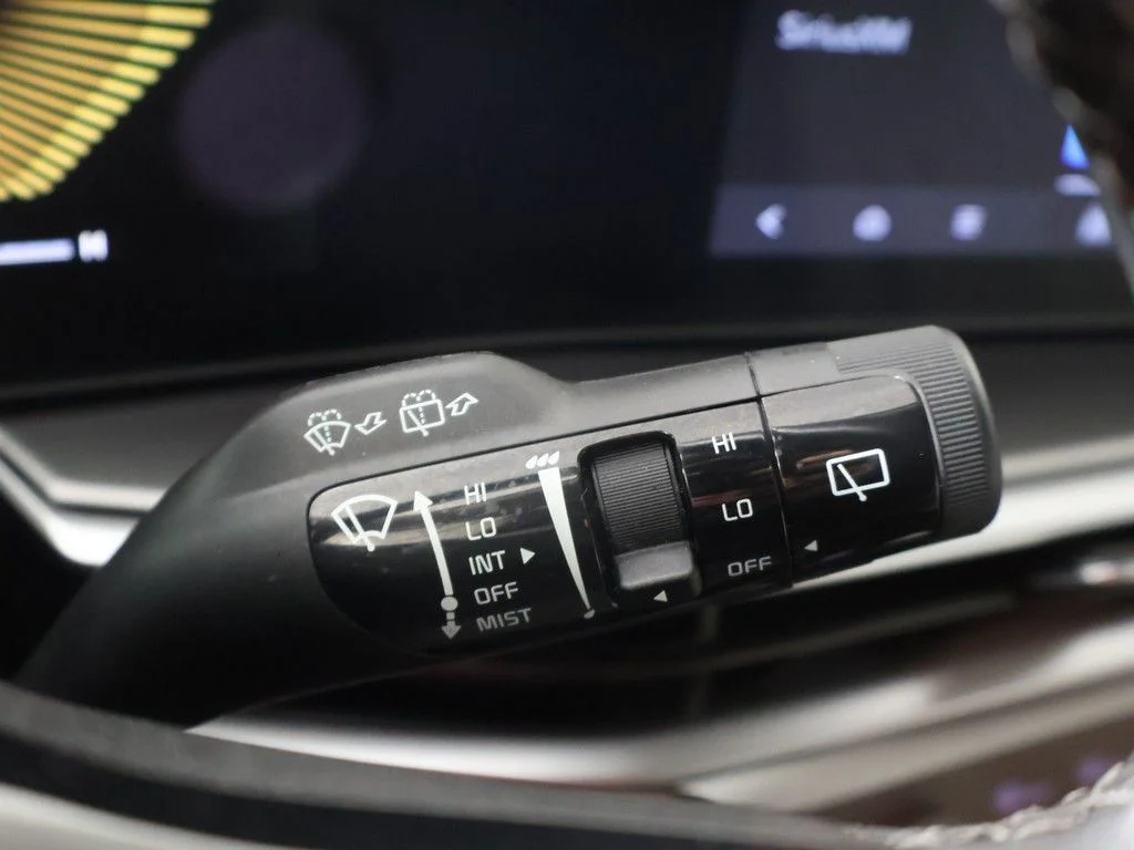 Used 2025 Silver Kia S image 44