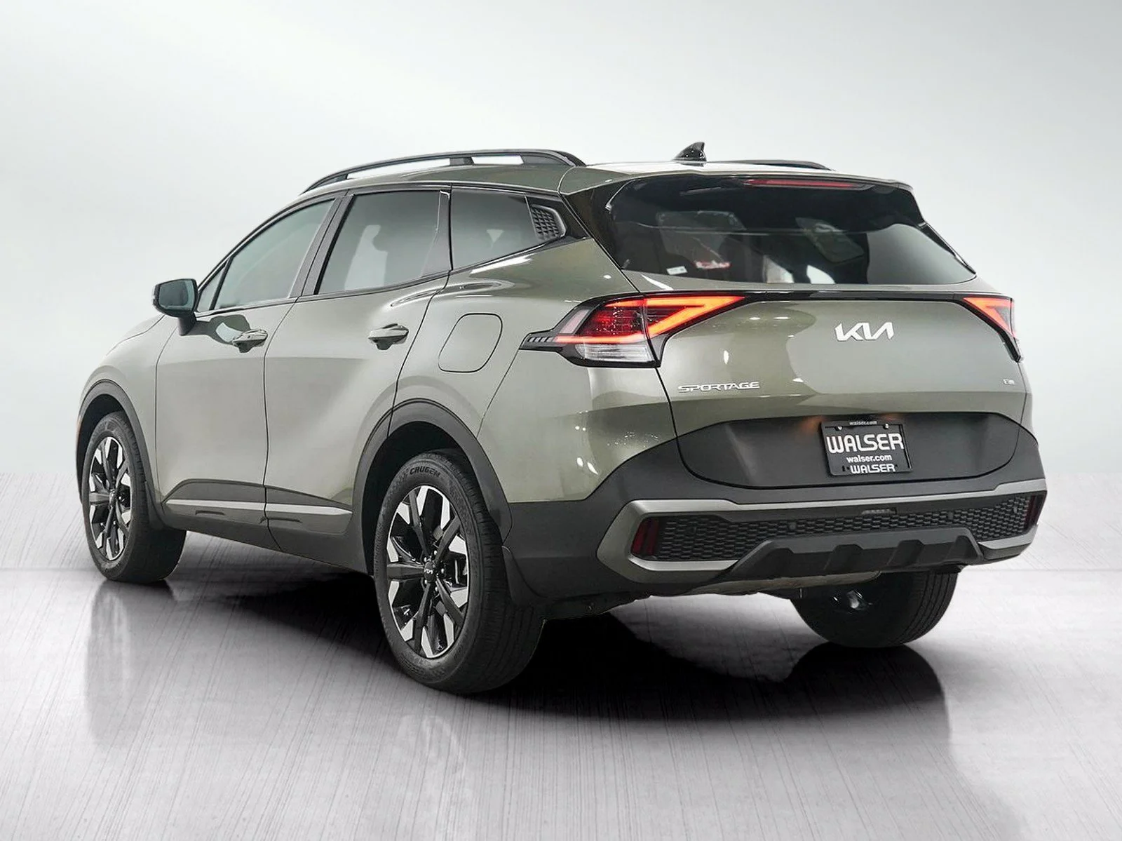 Used 2023 Jungle Green Kia X-Line AWD Premium Package image 4
