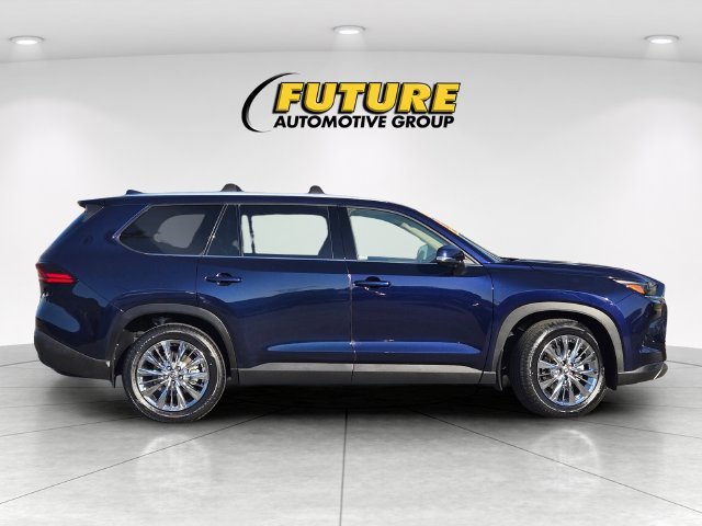 Used 2025  Toyota Platinum image 3