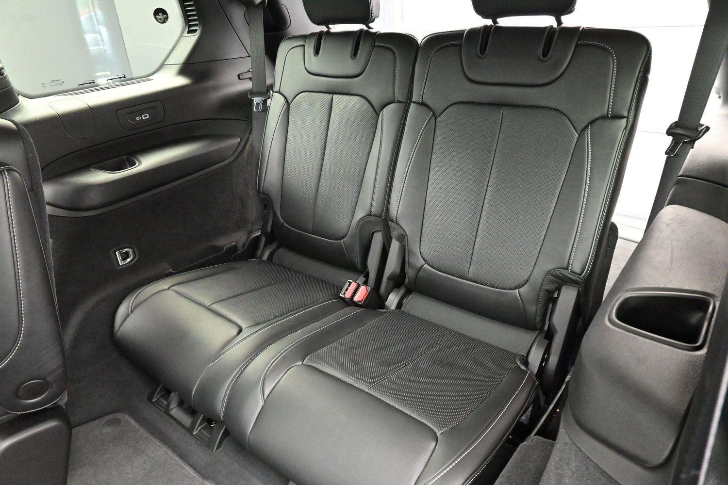 Used 2023 Diamond Black Crystal Pearlcoat Jeep Overland image 35
