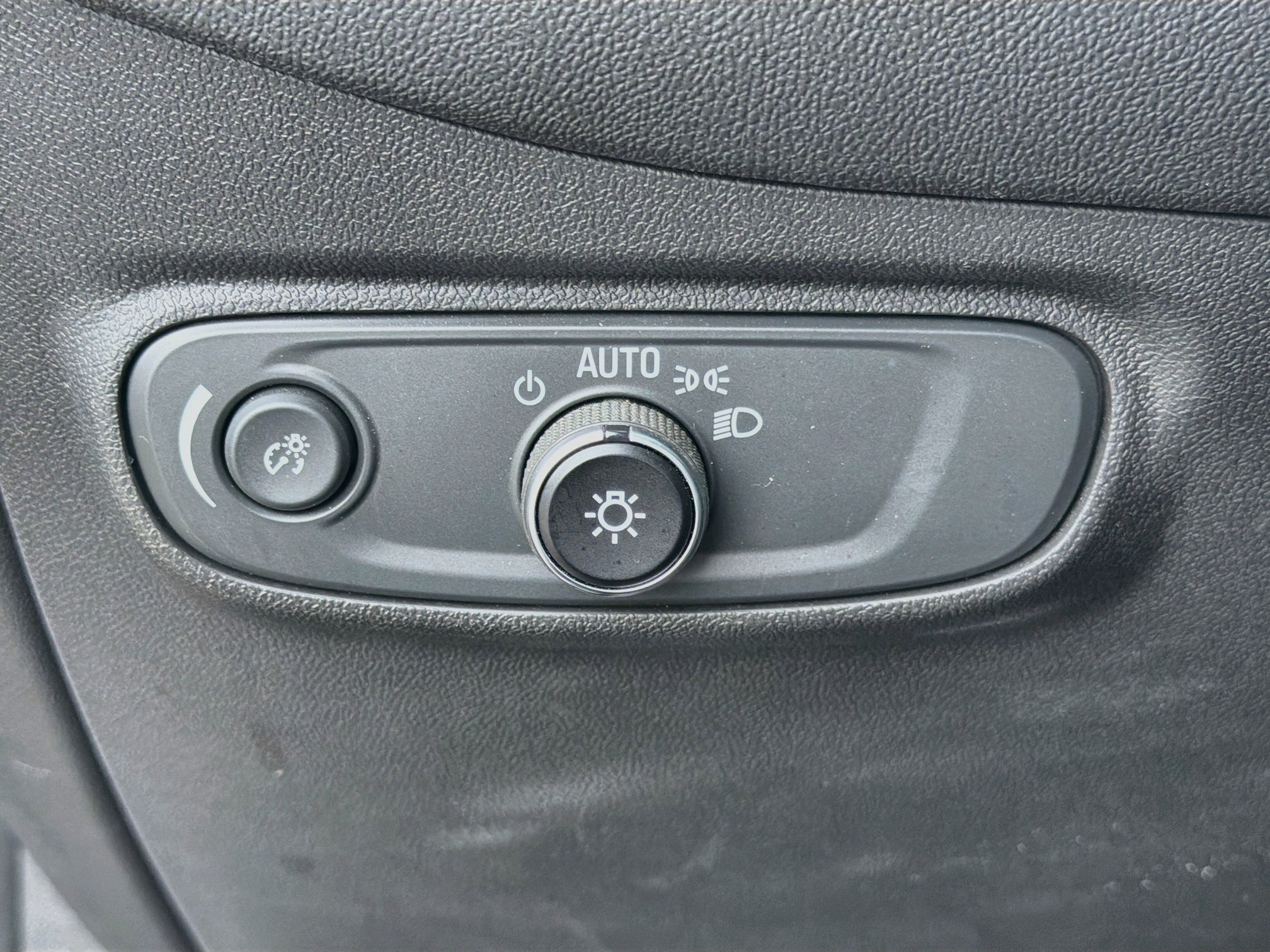 Used 2022 Blue Glow Metallic Chevrolet LT image 35