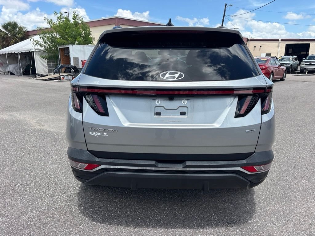 Used 2023 Silver Hyundai SEL image 4