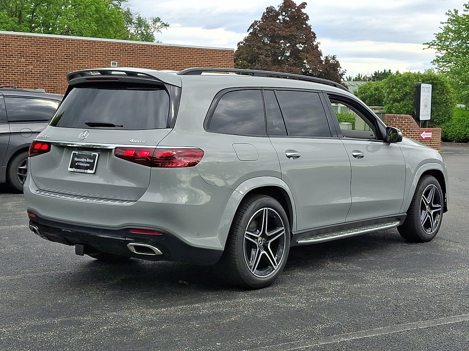 New 2026 MANUFAKTUR Alpine Grey Mercedes-Benz GLS 450 image 6