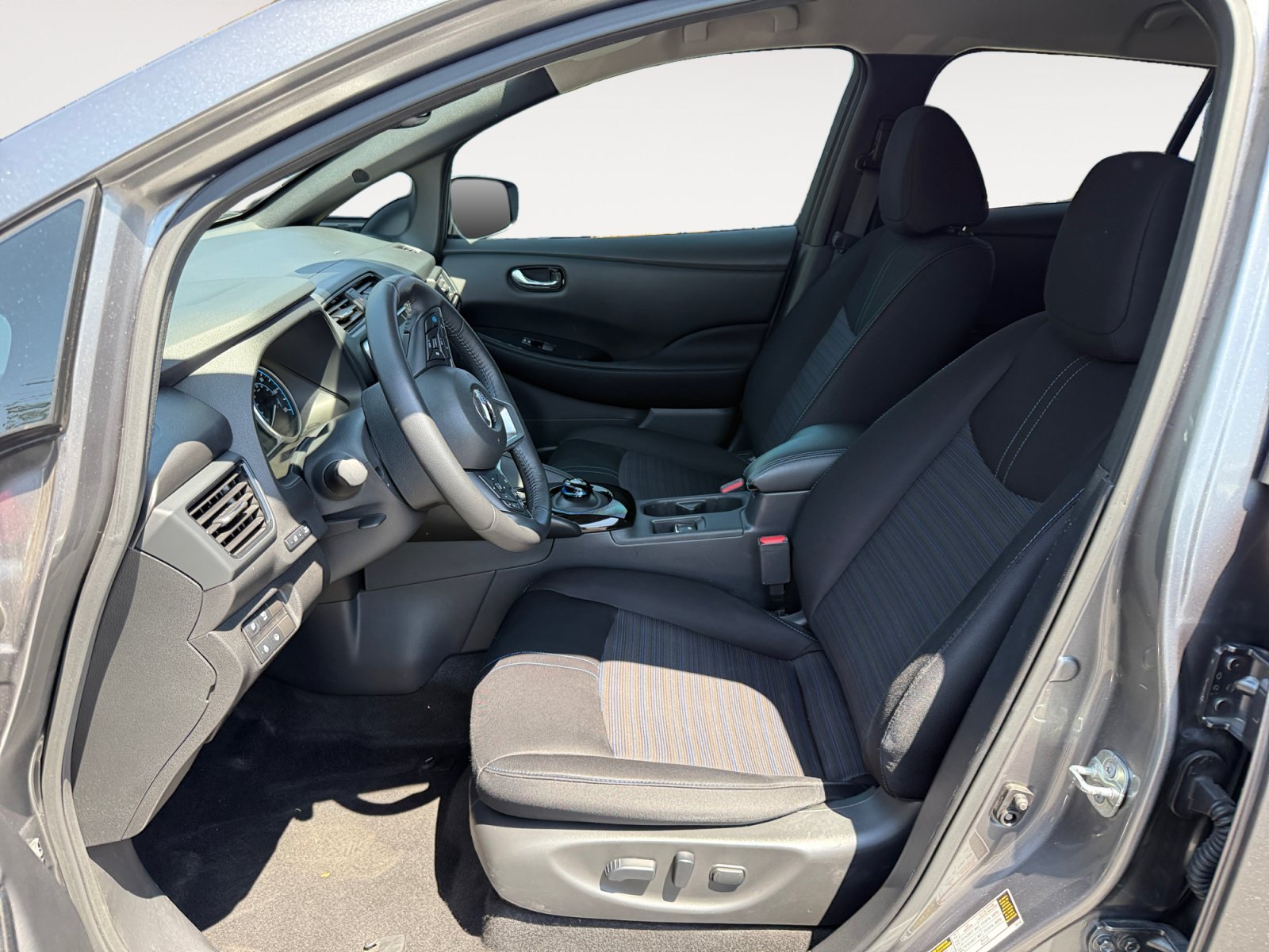 Used 2022 Gun Metallic Nissan SV image 10