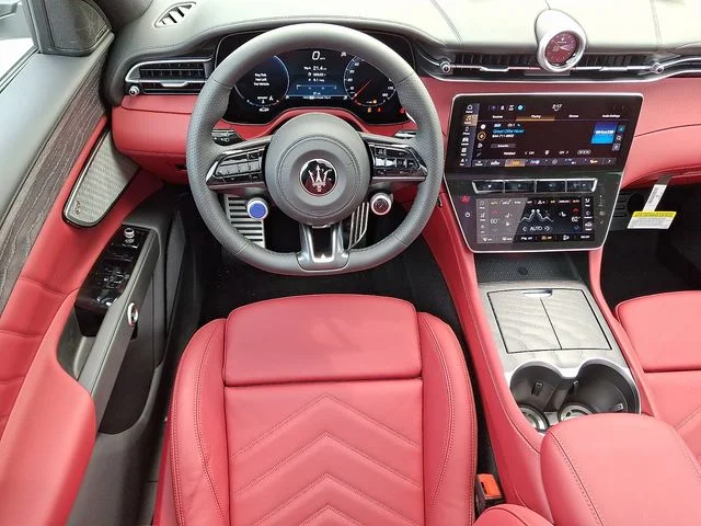 2026 Maserati Grecale Modena V6 - Photo 7