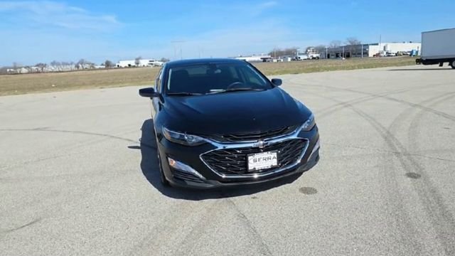 Used 2022 Chevrolet Malibu RS with VIN 1G1ZG5ST2NF198181 for sale in O'Fallon, IL