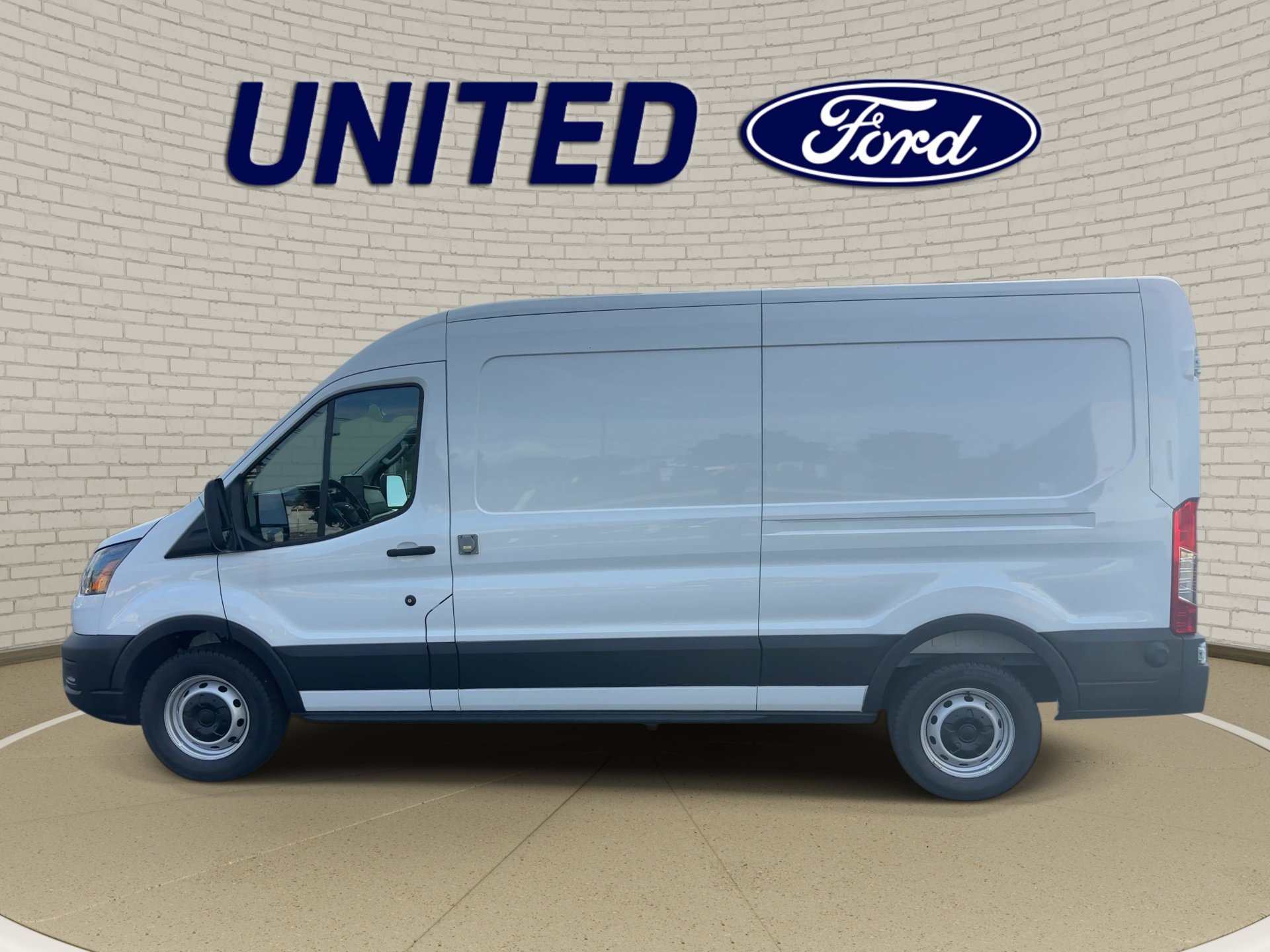 New 2026 Oxford White Ford Cargo Van image 5