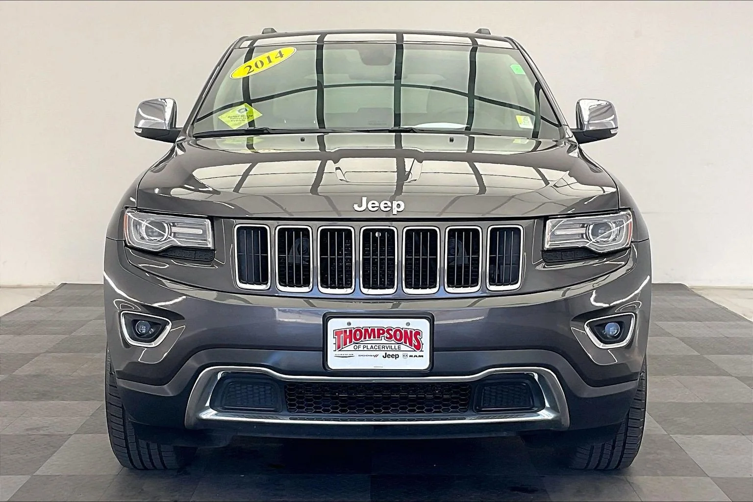 Used 2014 Granite Crystal Metallic Clearcoat Jeep Limited image 2