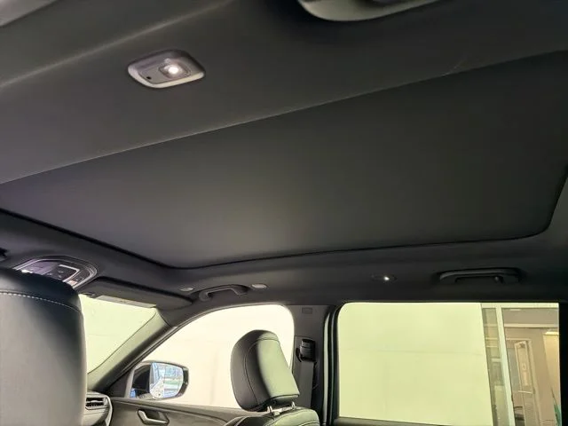 New 2026 White/off-white Jeep Limited image 29