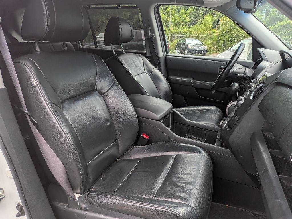 Used 2012 White Honda Touring image 29