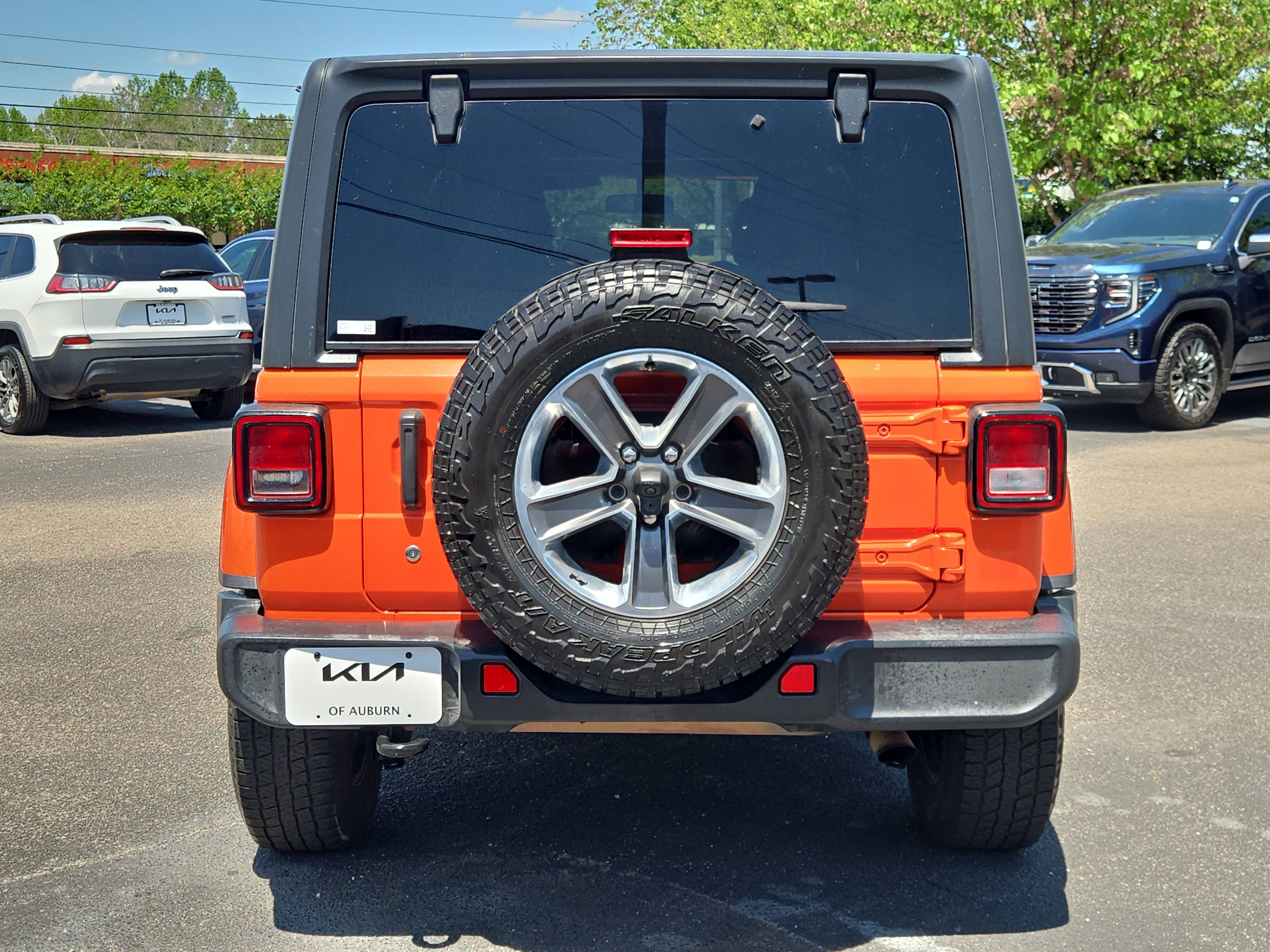 Used 2020 Punkn Metallic Clearcoat Jeep Sahara image 7