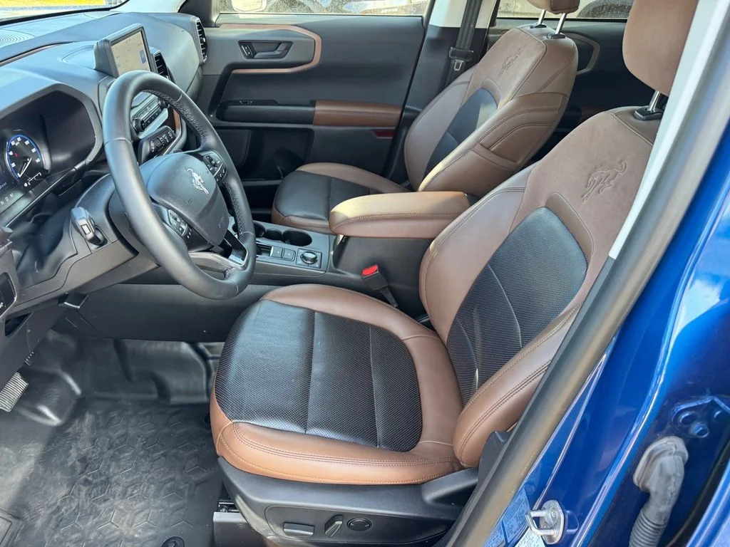 Used 2024 Blue Ford Badlands image 7