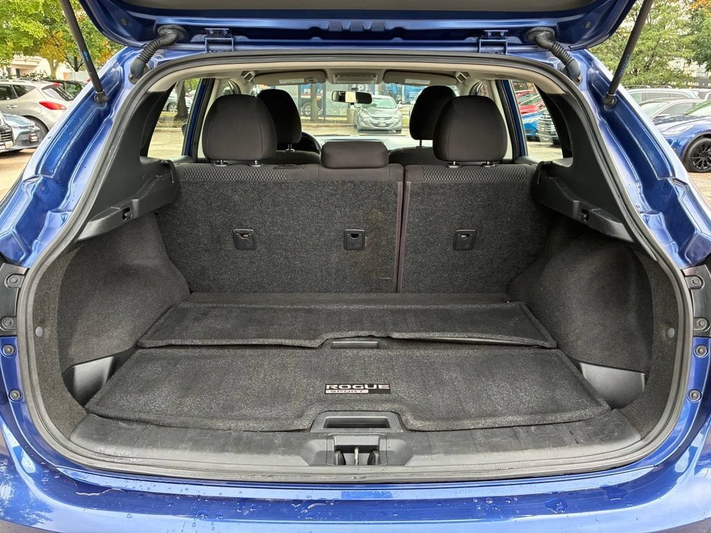 Used 2019 Blue Nissan S image 31