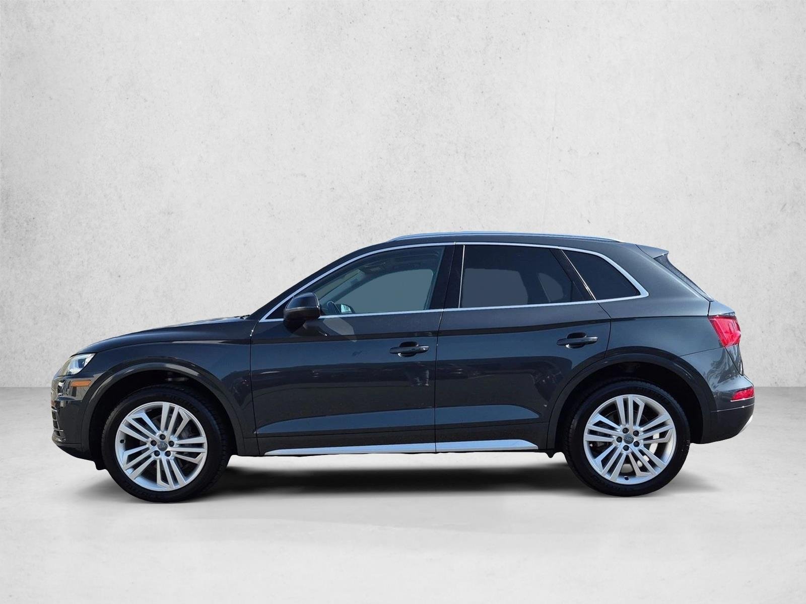 Used 2018 Silver/Gray Audi Premium Plus image 9