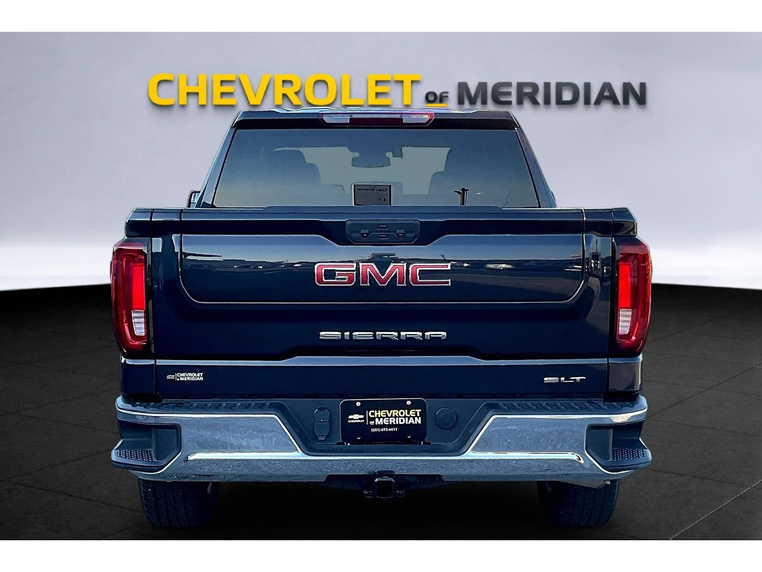 Used 2025 Titanium Rush Metallic GMC SLT image 4