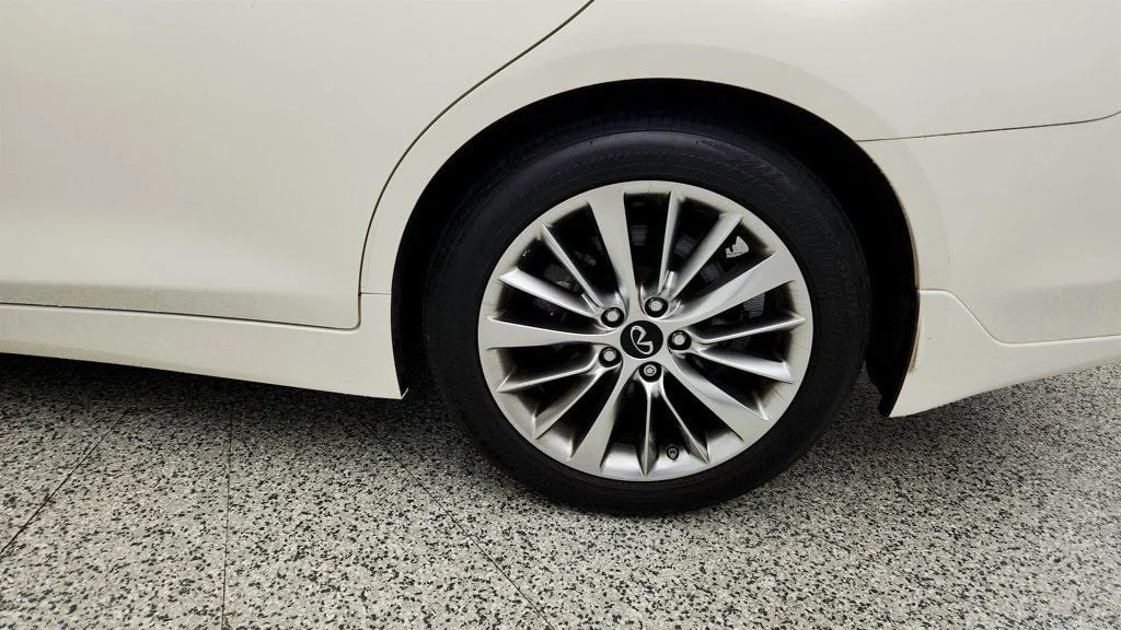 Used 2023 Pure White INFINITI LUXE AWD image 9