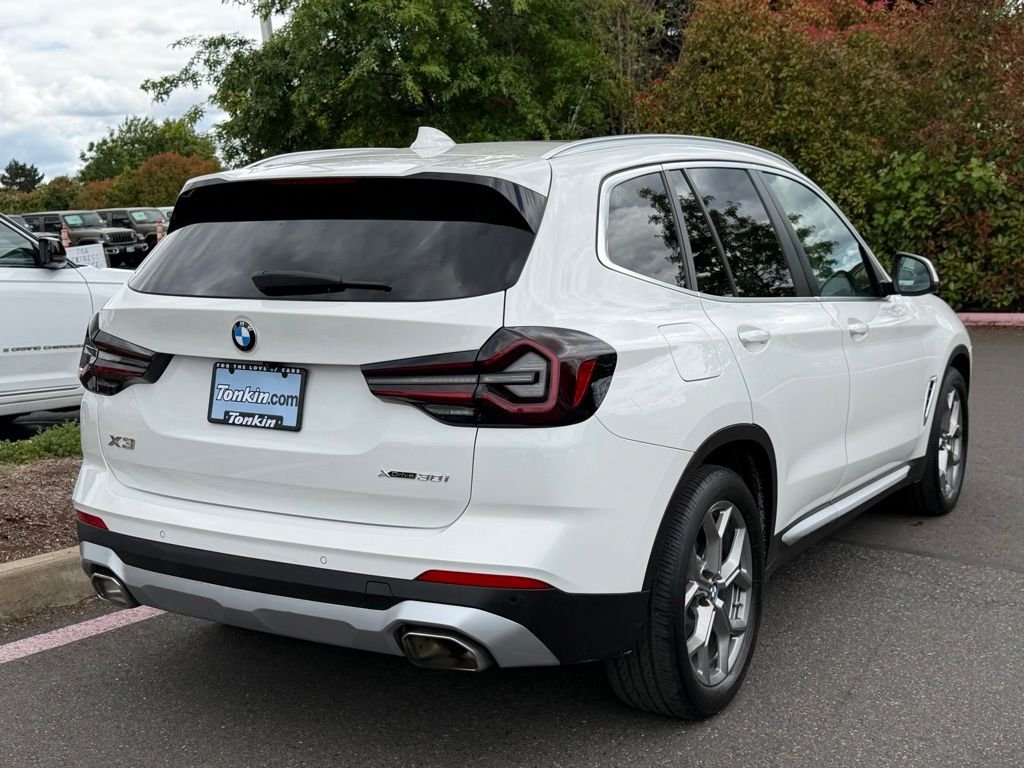 Used 2022 Alpine White BMW xDrive30i image 7