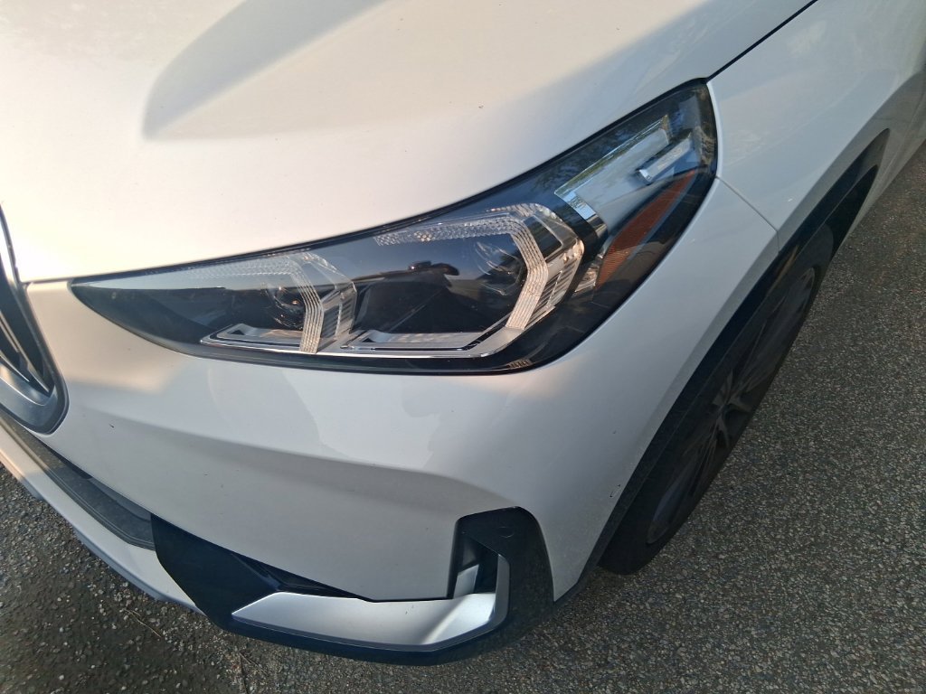 Used 2025 White BMW xDrive28i image 8