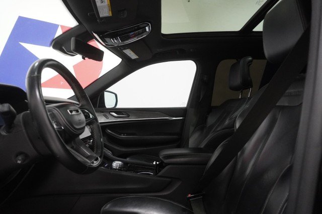 Used 2023 Diamond Black Crystal Pearlcoat Jeep Overland image 17