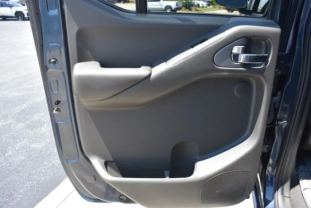 Used 2019 Blue Nissan PRO-4X image 14