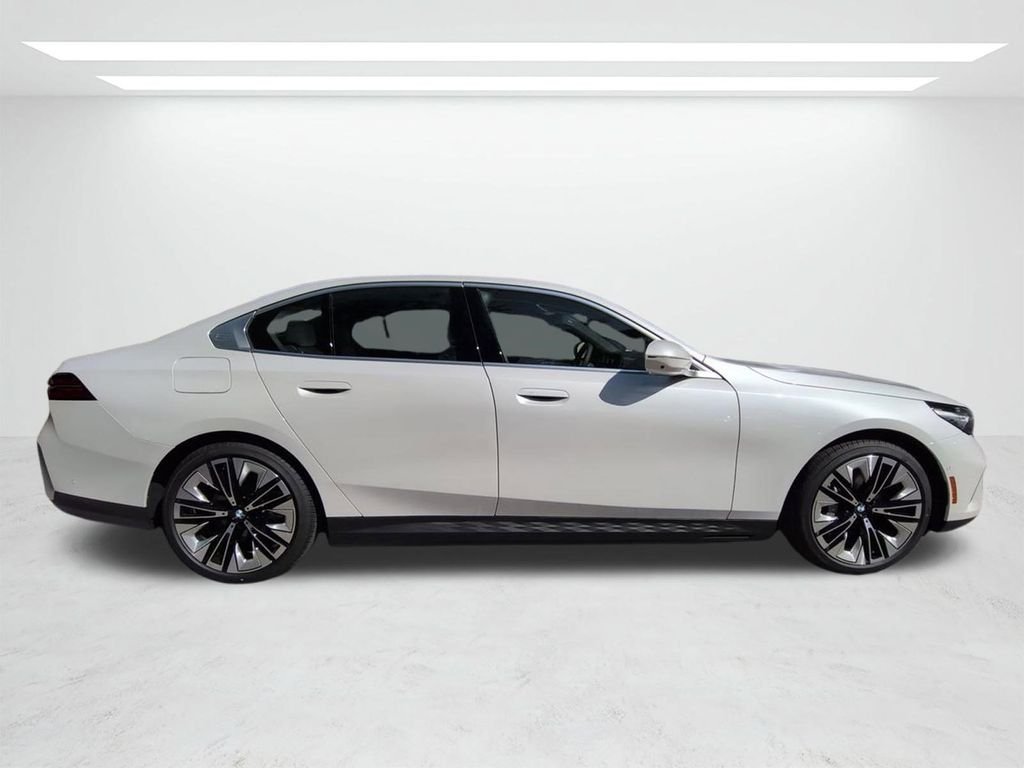 New 2026 White Metallic BMW eDrive40 image 3