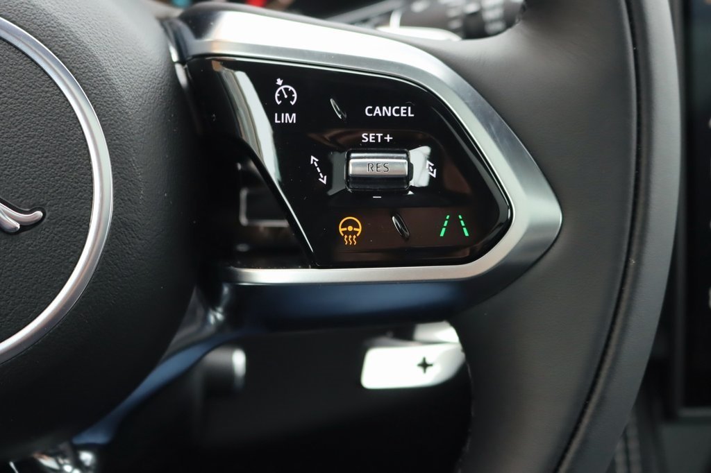 2026 JAGUAR F-PACE - Image 17