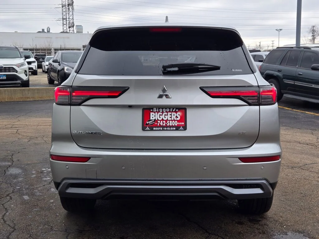 2026 Mitsubishi Outlander SE - Photo 11