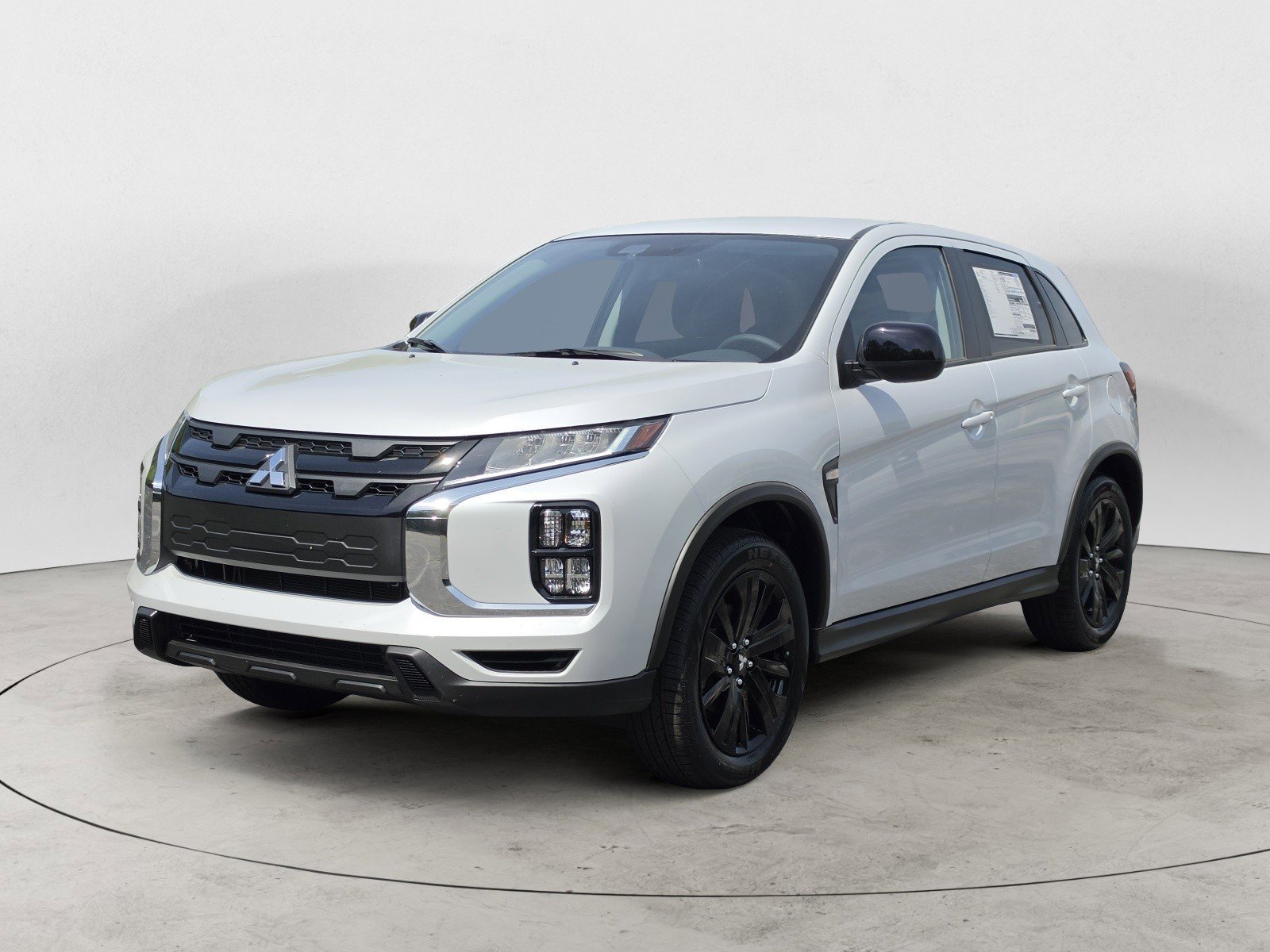 New 2026 White Diamond Mitsubishi LE image 5