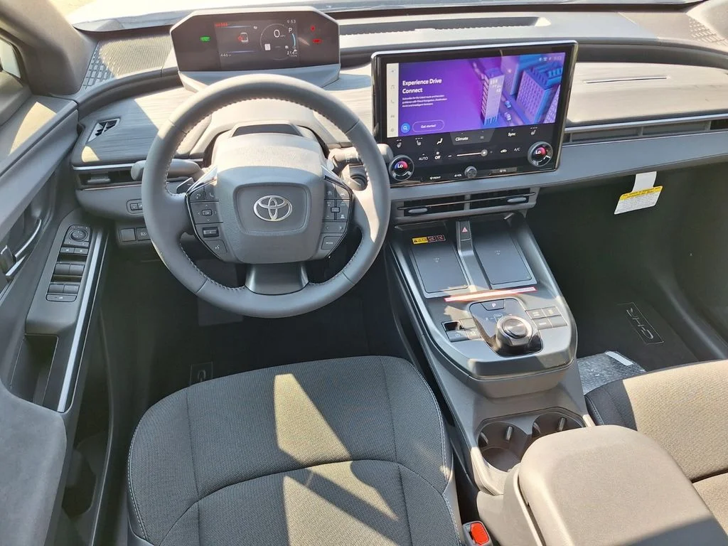 2026 Toyota C-HR SE - Photo 9