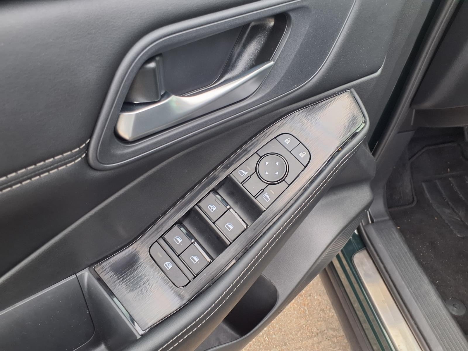 2026 Nissan Rogue photo 19 of 28