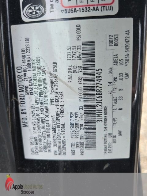 Used 2011 Black Lincoln Base image 12