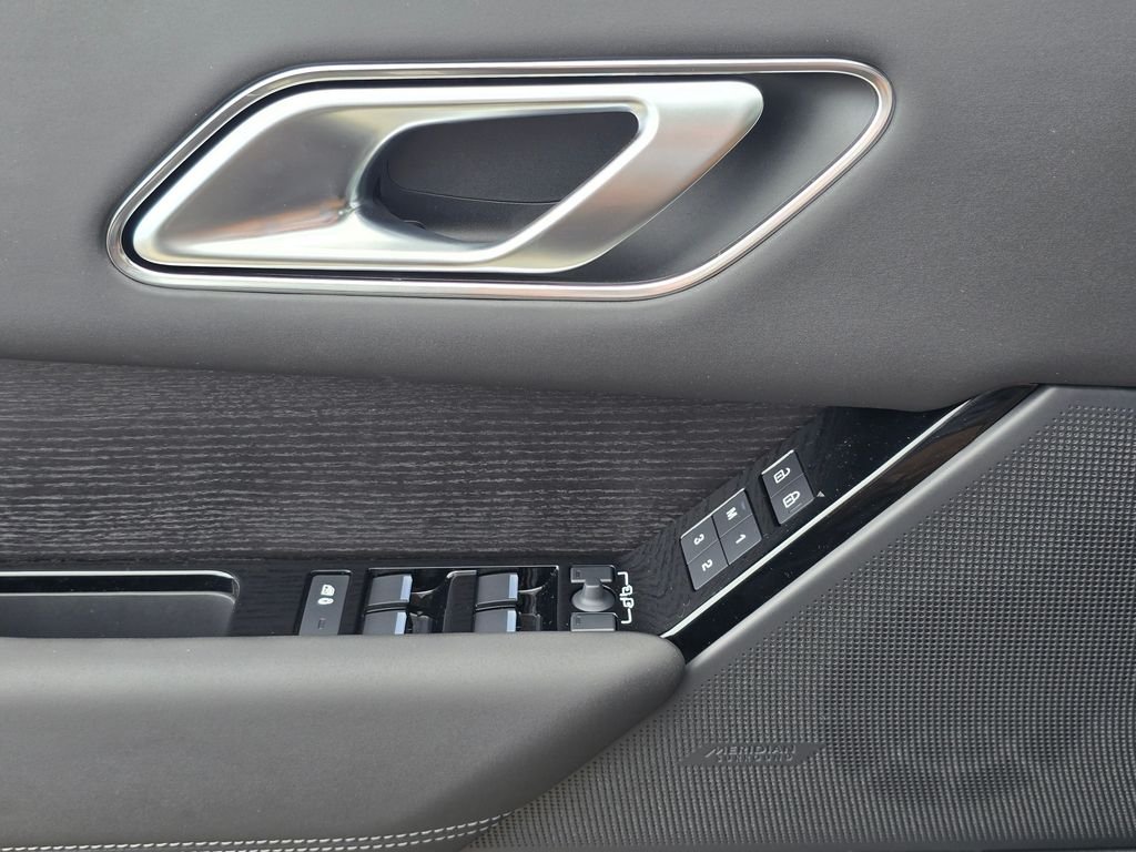 New 2026 Carpathian Grey LAND ROVER  image 28