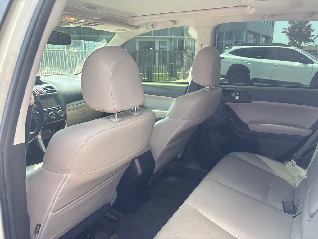 Used 2015 White Subaru 2.5i Limited image 10