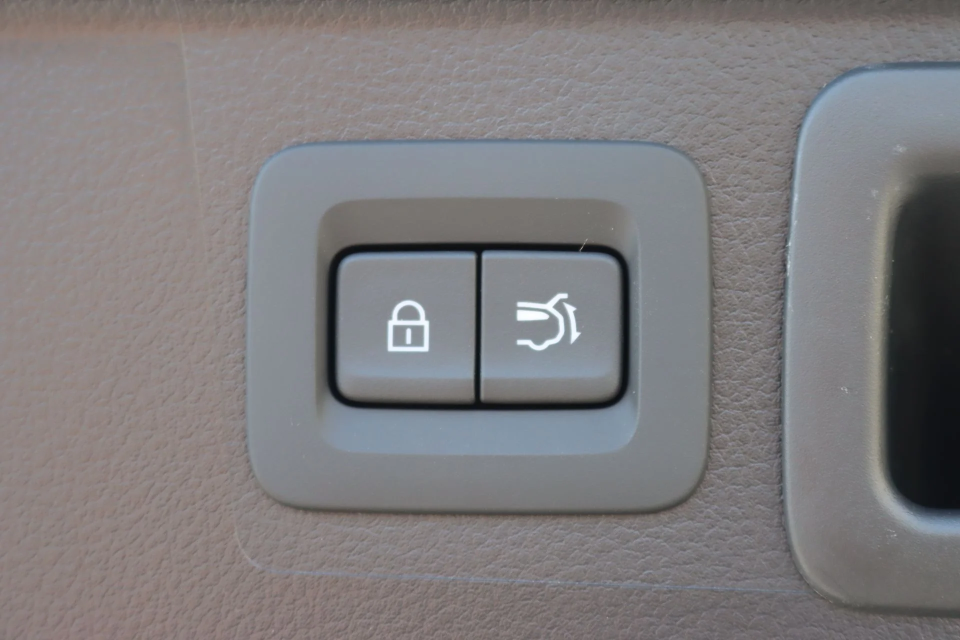 New 2026 Wind Chill Pearl Mazda Preferred AWD image 22