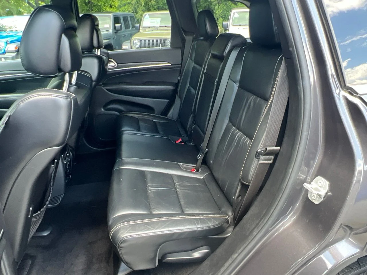 Used 2015 Gray Jeep Limited image 18