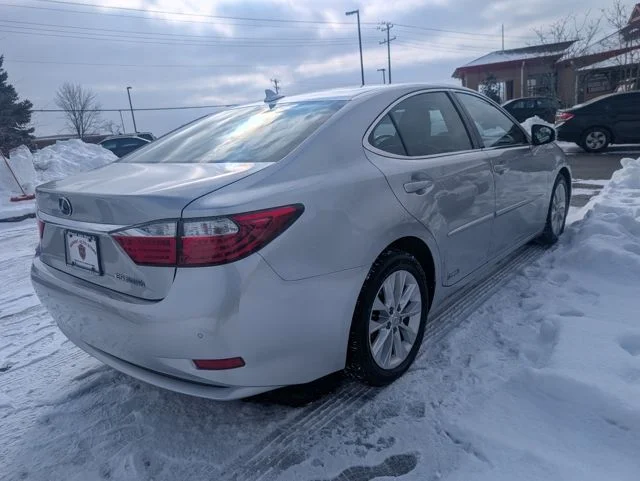 Used 2013 Silver Lexus 300h image 6