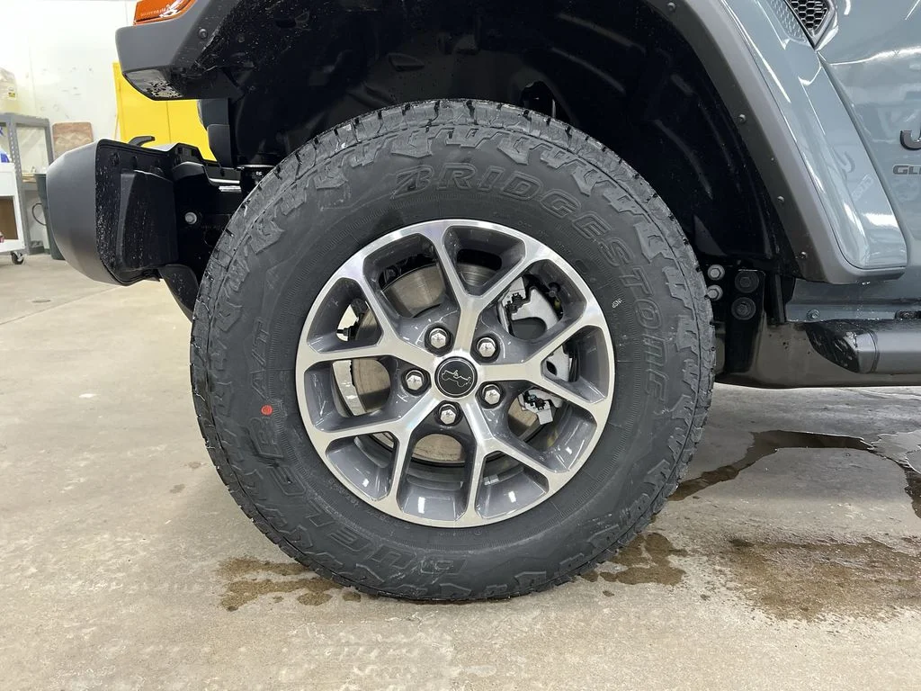 New 2026 Anvil Clear-Coat Exterior Paint Jeep Sport S image 18
